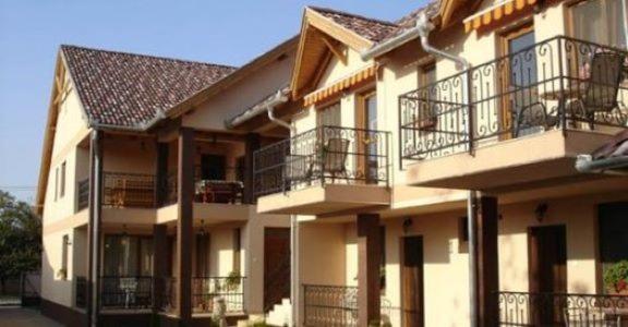 Mediterran Apartman Es Vendeghaz Hajdúszoboszló Dış mekan fotoğraf