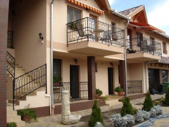 Mediterran Apartman Es Vendeghaz Hajdúszoboszló Dış mekan fotoğraf