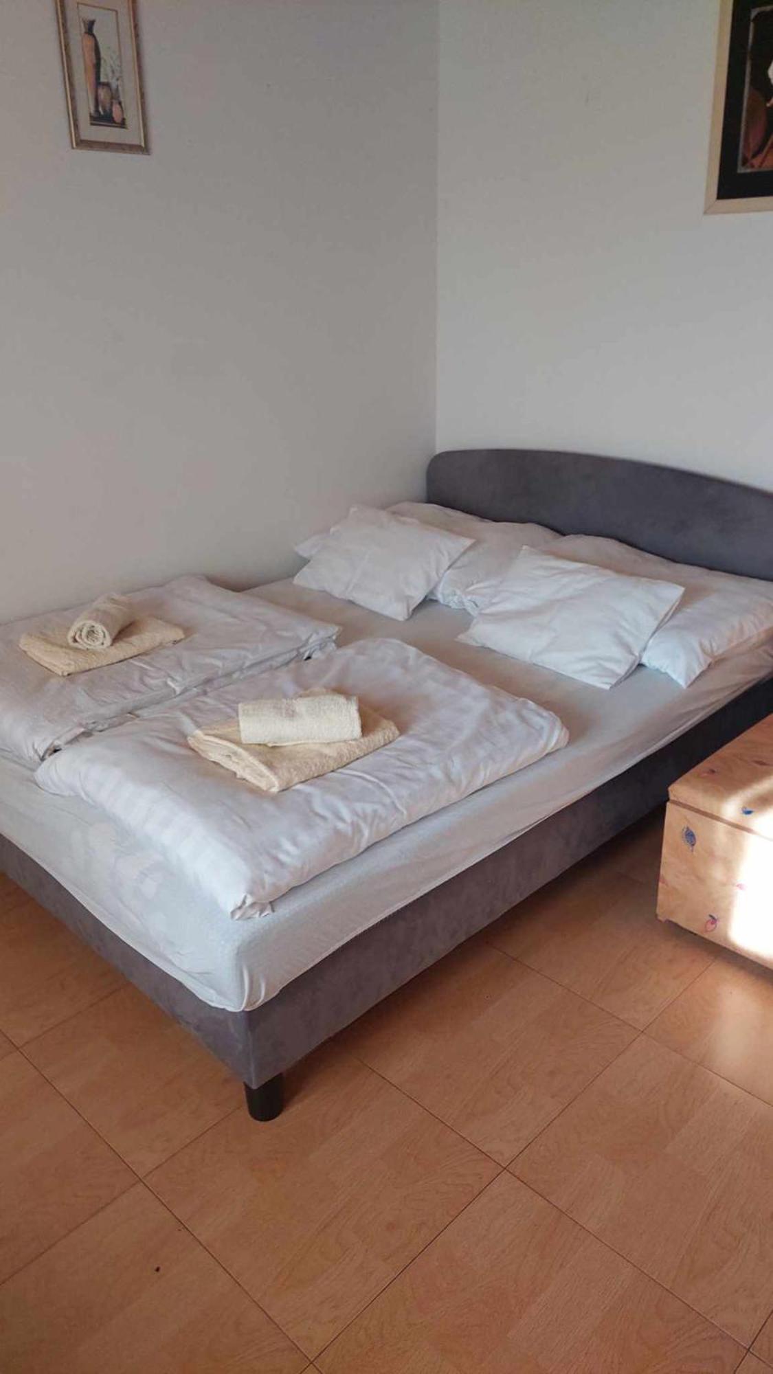 Mediterran Apartman Es Vendeghaz Hajdúszoboszló Dış mekan fotoğraf